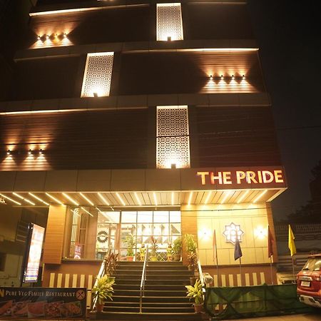 The Pride Hotell Jamshedpur Exteriör bild
