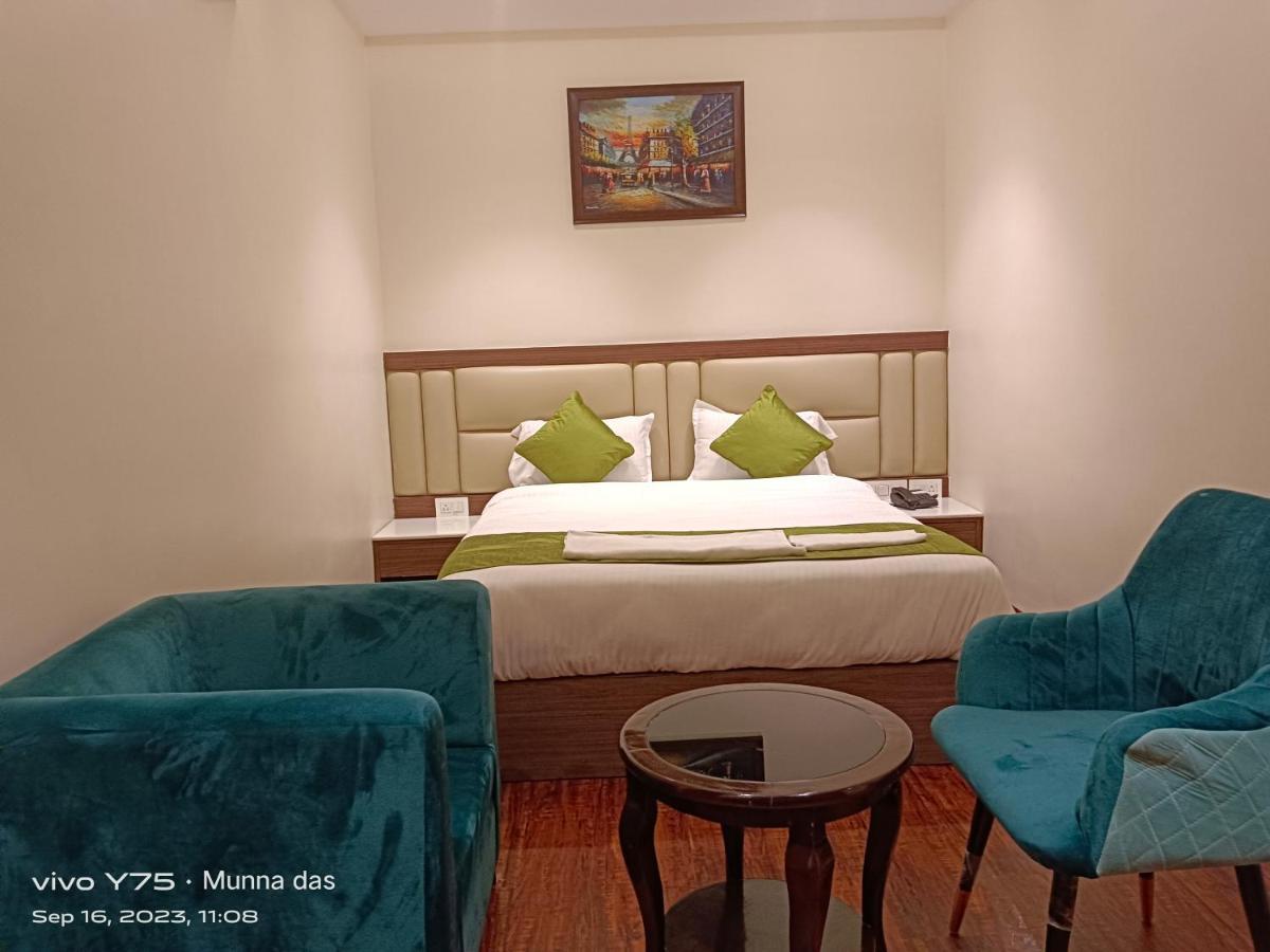 The Pride Hotell Jamshedpur Exteriör bild