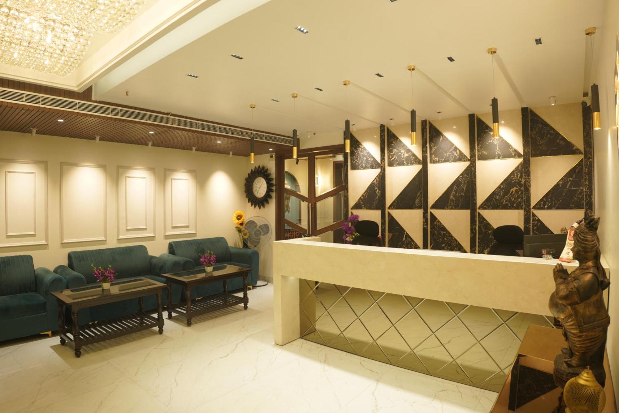 The Pride Hotell Jamshedpur Exteriör bild