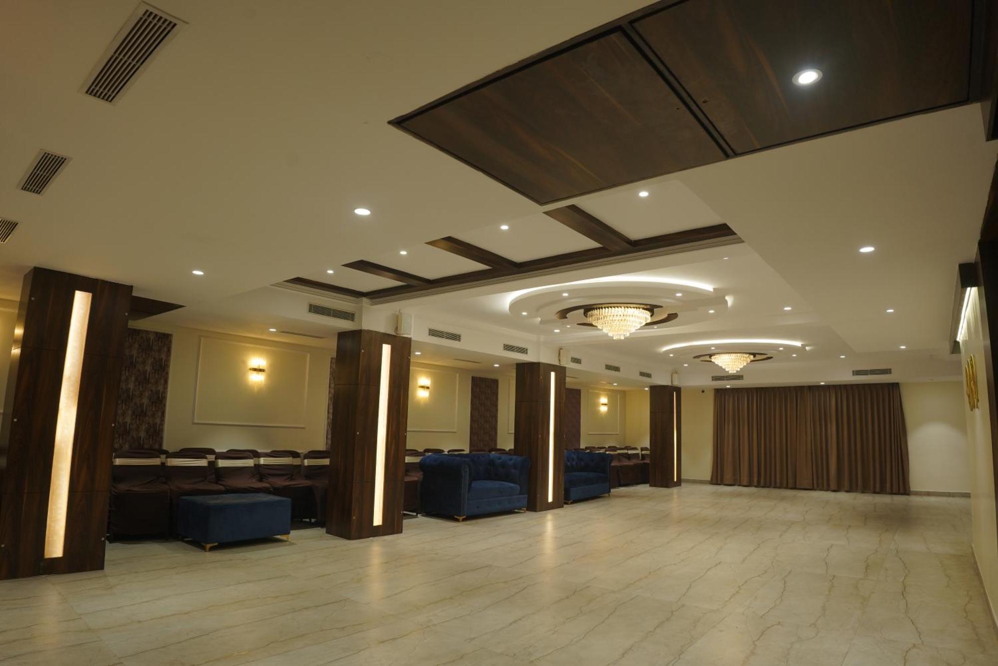 The Pride Hotell Jamshedpur Exteriör bild