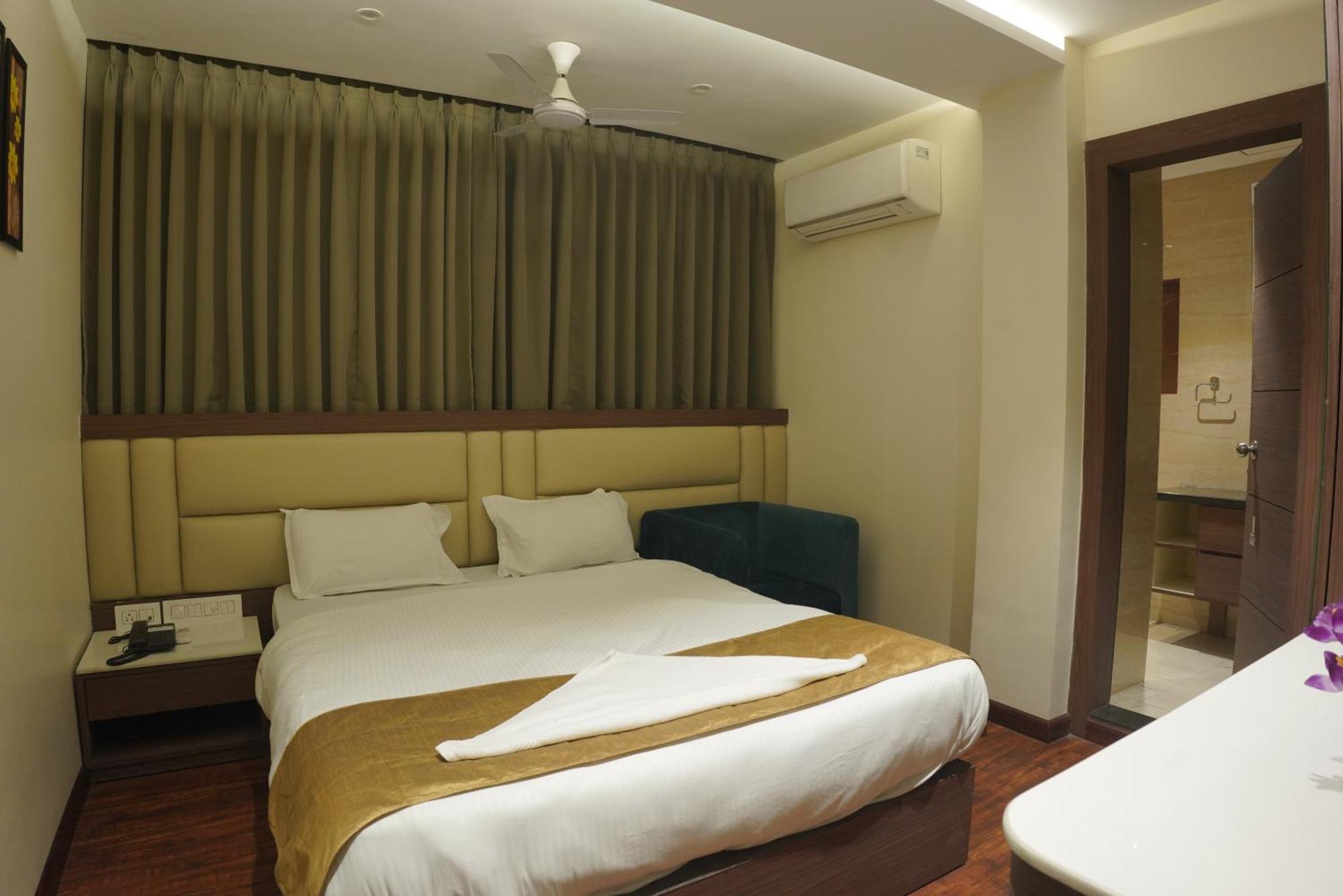 The Pride Hotell Jamshedpur Exteriör bild