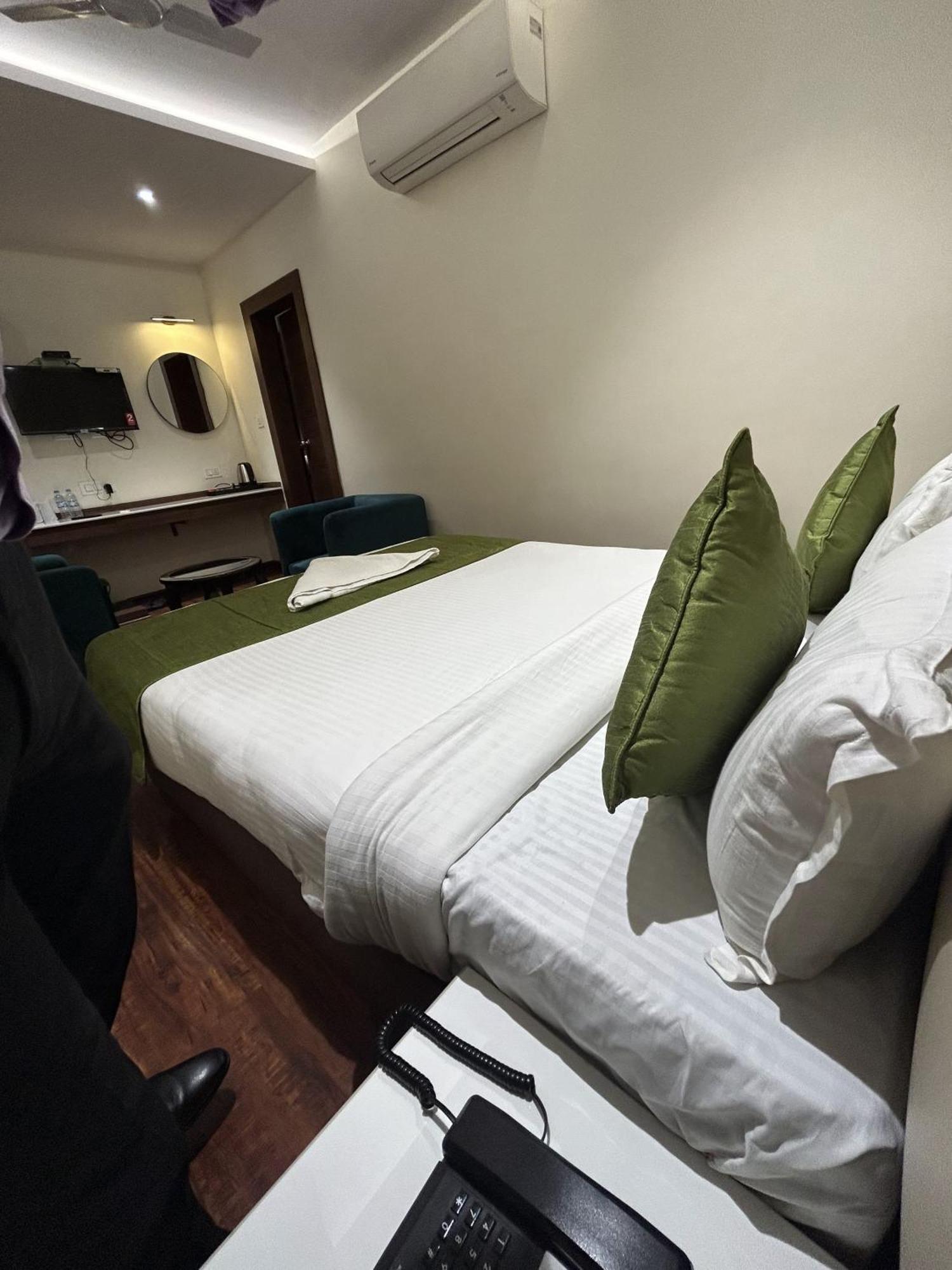 The Pride Hotell Jamshedpur Exteriör bild
