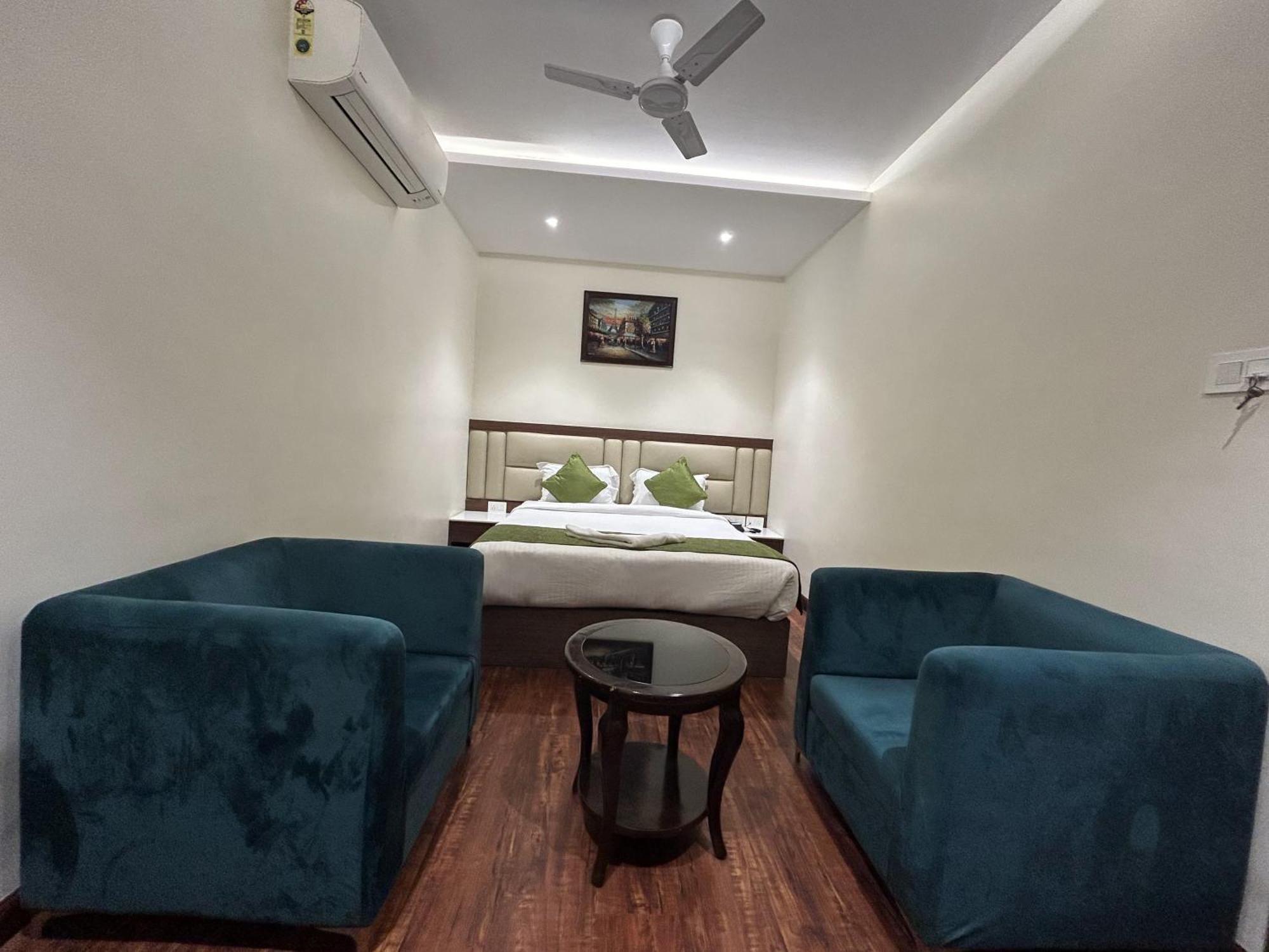 The Pride Hotell Jamshedpur Exteriör bild